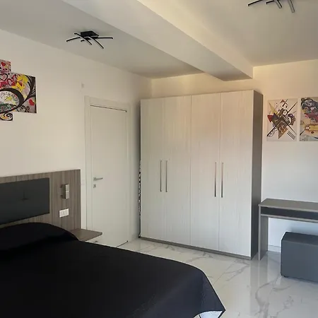 Garibaldi House - Via Cupello アヴェッツァーノ