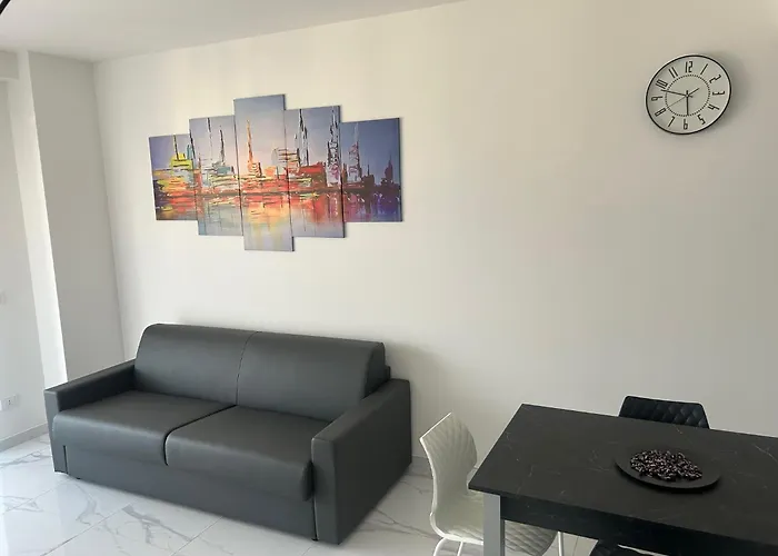 アパート Garibaldi House - Via Cupello アヴェッツァーノ